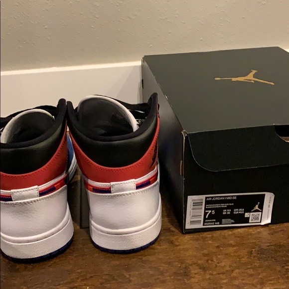 *SOLD ON EBAY* Jordan 1 Mid Multicolor Swoosh 7.5 - Picture 5 of 7